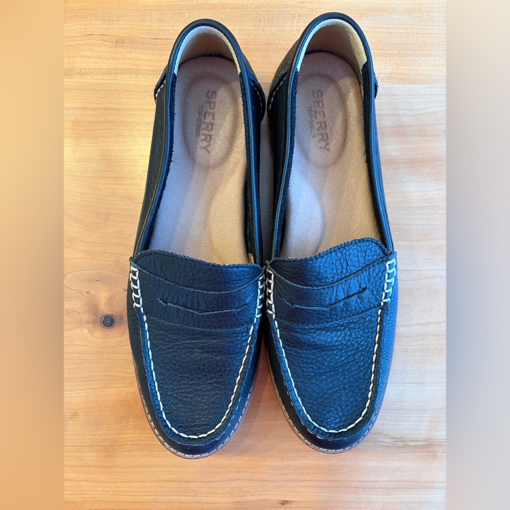 Sperry Women’s Seaport Black Leather Penny Loafers Size 8.5